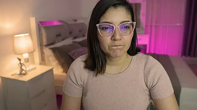 Camilaa bueno online show from 13, 1, 2025