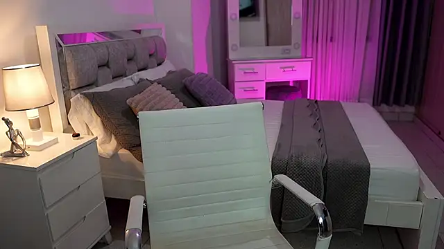 Camilaa bueno online show from 9, 2, 2025