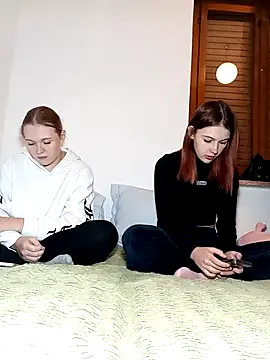 Snapshot of ella_grays chatting on 27, 10, 2025 ella grays online show from 27, 10, 2025