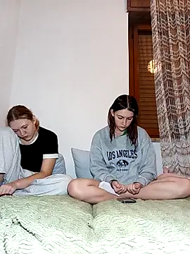 Snapshot of ella_grays chatting on 1, 11, 2025 ella grays online show from 1, 11, 2025