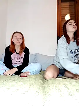 Snapshot of ella_grays chatting on 20, 11, 2025 ella grays online show from 20, 11, 2025