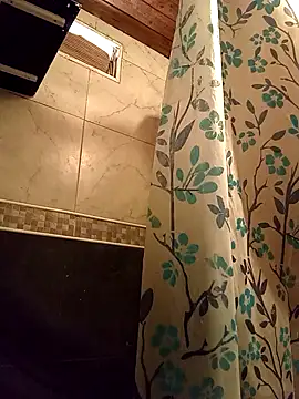 Snapshot of FlacoDani chatting on 4, 10, 2025 FlacoDani online show from 4, 10, 2025