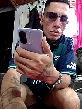 Snapshot of FlacoDani chatting on 7, 10, 2025 FlacoDani online show from 7, 10, 2025