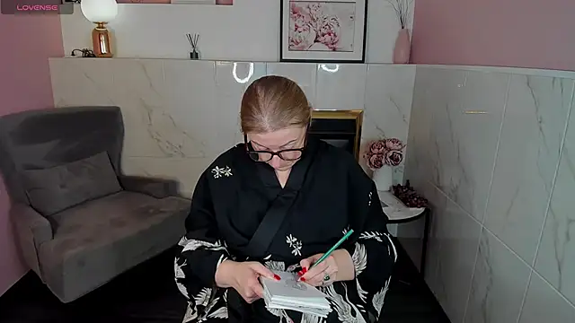 AlexandraKind online show from 31, 1, 2025