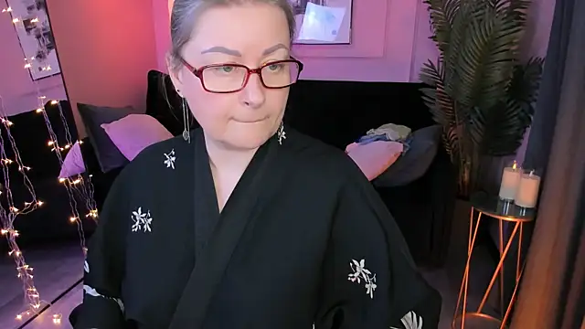 AlexandraKind online show from 10, 2, 2026