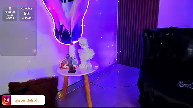 Alisson Wynter online show from 5, 2, 2025