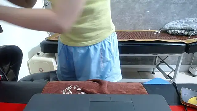 HotQueen online show from 6, 10, 2025