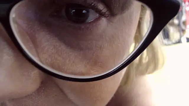 Snapshot of Miss_MarieJo chatting on 9, 10, 2025 Miss MarieJo online show from 9, 10, 2025