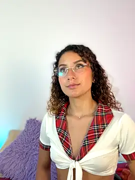 varenkaivanova 22 online show from 10, 9, 2025