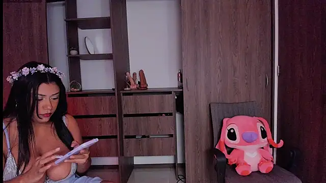 khris boobs online show from 13, 2, 2025