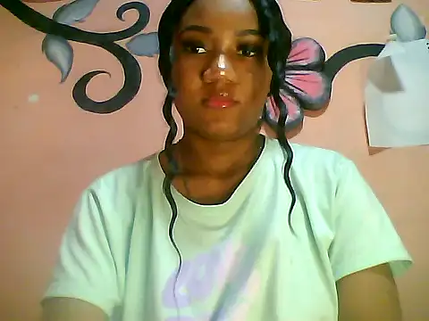 Snapshot of Fariana01 chatting on 7, 1, 2025 Fariana01 online show from 7, 1, 2025