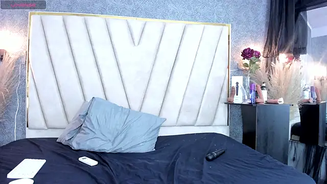 Snapshot of Madison-Diaz chatting on 14, 2, 2025 Madison-Diaz online show from 14, 2, 2025