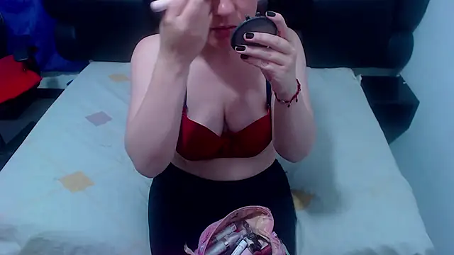 Snapshot of XxMiaSexxyHotxX chatting on 1, 10, 2025 XxMiaSexxyHotxX online show from 1, 10, 2025