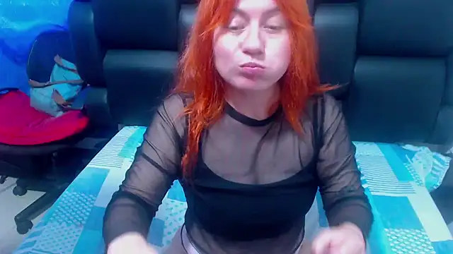 Snapshot of XxMiaSexxyHotxX chatting on 9, 10, 2025 XxMiaSexxyHotxX online show from 9, 10, 2025