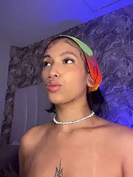 LollaByer online show from 17, 1, 2025