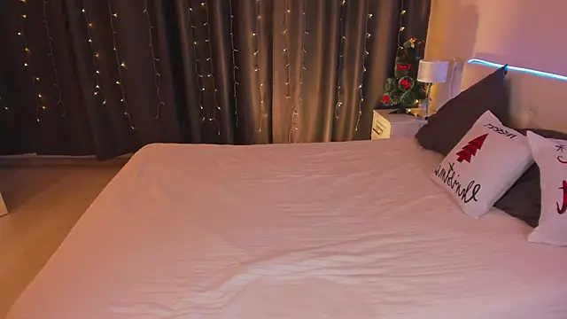 Snapshot of Kleo_Godde chatting on 8, 1, 2025 Kleo Godde online show from 8, 1, 2025