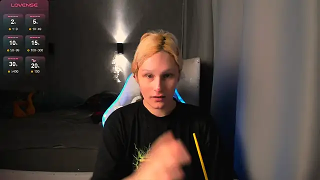 Snapshot of Kleo_Godde chatting on 25, 10, 2025 Kleo Godde online show from 25, 10, 2025