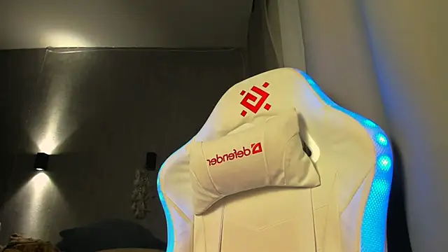 Snapshot of Kleo_Godde chatting on 12, 11, 2025 Kleo Godde online show from 12, 11, 2025