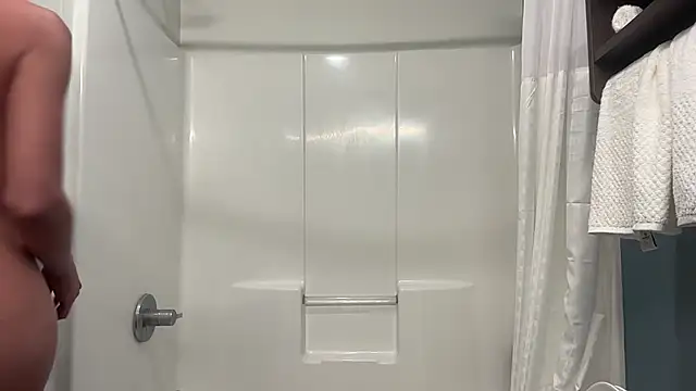 Snapshot of emilyrod01 chatting on 3, 12, 2024 emilyrod01 online show from 3, 12, 2024