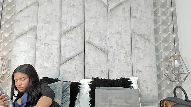 Snapshot of AshleyHill2 chatting on 8, 1, 2026 AshleyHill2 online show from 8, 1, 2026