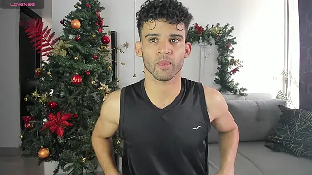 Snapshot of andrewChris_ chatting on 26, 12, 2024 andrewChris  online show from 26, 12, 2024