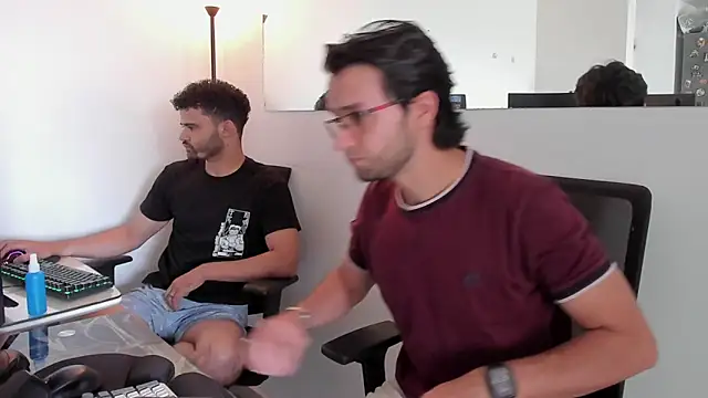 Snapshot of andrewChris_ chatting on 26, 9, 2025 andrewChris  online show from 26, 9, 2025