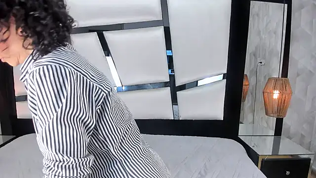 AriannaRussell  online show from 20, 3, 2025