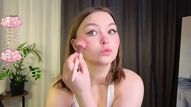 GwendolynFinch online show from 12, 3, 2025