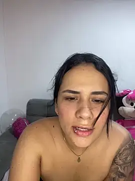 Snapshot of Leyna_Kenet chatting on 21, 12, 2024 Leyna Kenet online show from 21, 12, 2024