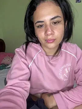 Snapshot of Leyna_Kenet chatting on 7, 1, 2025 Leyna Kenet online show from 7, 1, 2025