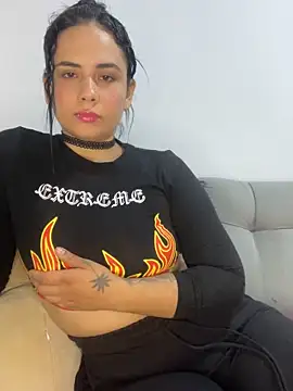 Snapshot of Leyna_Kenet chatting on 24, 2, 2025 Leyna Kenet online show from 24, 2, 2025