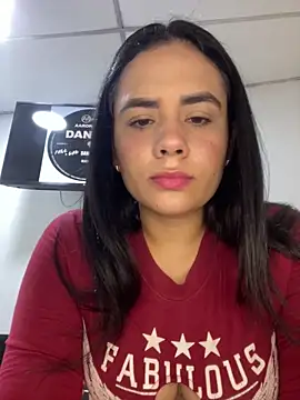 Snapshot of Leyna_Kenet chatting on 12, 10, 2025 Leyna Kenet online show from 12, 10, 2025