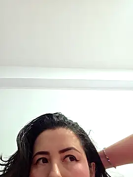 NeredaXxx online show from 15, 4, 2026