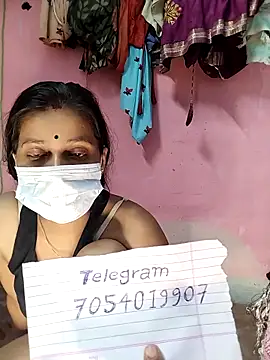 Snapshot of riyagupta5 chatting on 15, 9, 2025 riyagupta5 online show from 15, 9, 2025