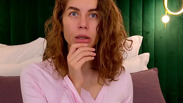 VikkiStorm online show from 26, 11, 2025