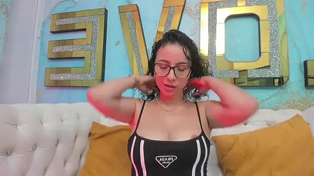 Snapshot of pola_adams_ chatting on 21, 3, 2025 pola adams online show from 21, 3, 2025