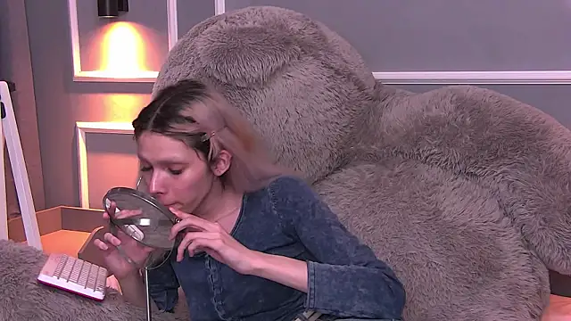 PamelamyDreamys online show from 20, 2, 2025