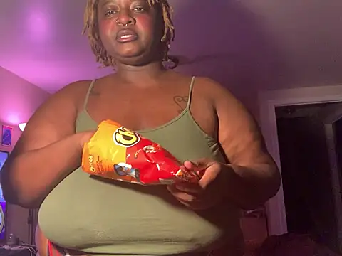 Snapshot of BigKittyRaven chatting on 11, 1, 2025 BigKittyRaven online show from 11, 1, 2025