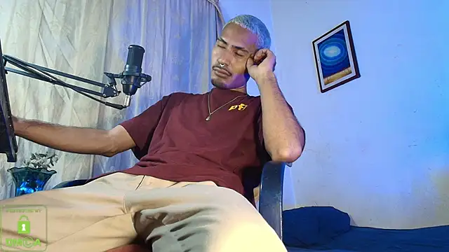 Snapshot of coleman160 chatting on 8, 9, 2025 coleman160 online show from 8, 9, 2025