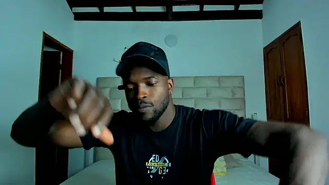 Snapshot of Dylan_Taylor chatting on 18, 2, 2026 Dylan Taylor online show from 18, 2, 2026