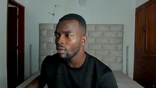 Snapshot of Dylan_Taylor chatting on 25, 2, 2026 Dylan Taylor online show from 25, 2, 2026