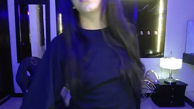 Angela Diaz  online show from 18, 1, 2025