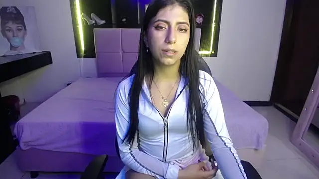 Angela Diaz  online show from 29, 1, 2025