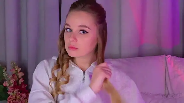 BeatriceEsmont online show from 22, 9, 2025