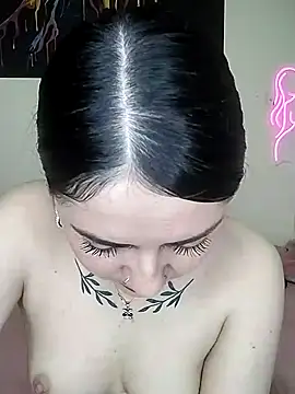 Emily-Hott- online show from 24, 12, 2024