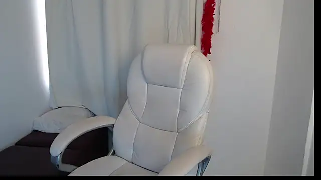 Xileny-Halliwey online show from 19, 10, 2025