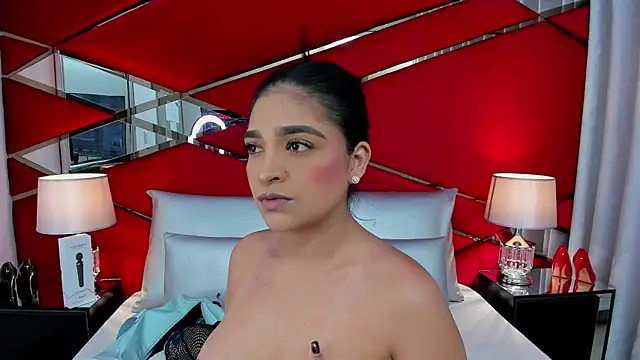 Snapshot of AdeleGray chatting on 13, 1, 2025 AdeleGray online show from 13, 1, 2025