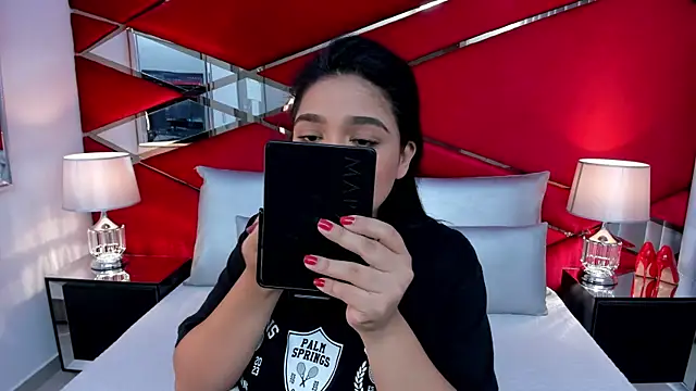 Snapshot of AdeleGray chatting on 14, 3, 2025 AdeleGray online show from 14, 3, 2025