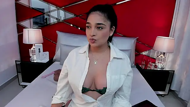 Snapshot of AdeleGray chatting on 16, 9, 2025 AdeleGray online show from 16, 9, 2025