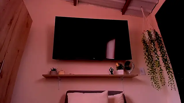 sofiaVelez01 online show from 29, 4, 2026